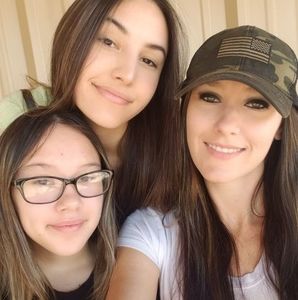 Meet your Posher, Shan